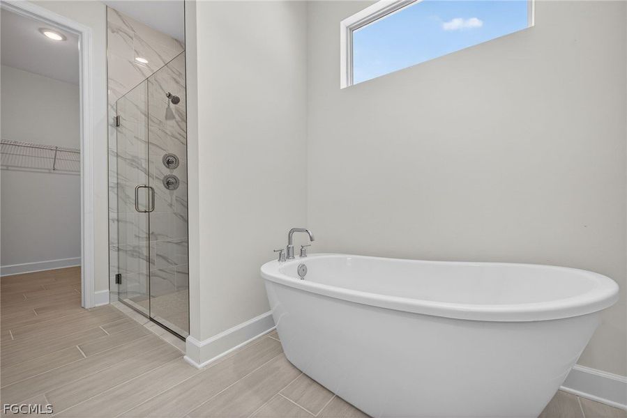 Furnished interior view inside a new home in Cape Coral, Cape Coral (Image 14).