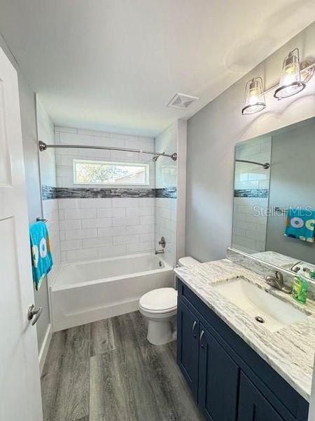 Furnished interior view inside a new home in , Ocklawaha (Image 9).