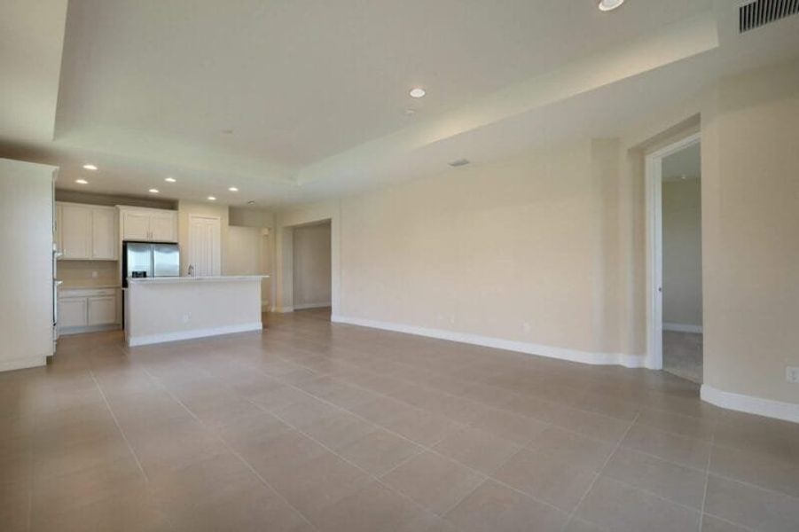 Spacious, unfurnished interior of a new home in Reflection Villas at Watercolor Place, Bradenton (Image 13).