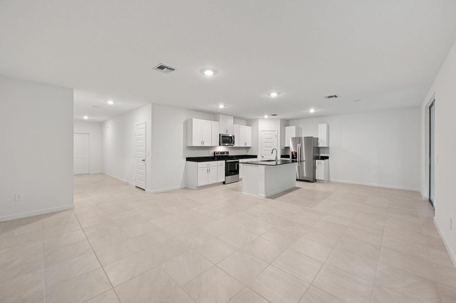 Spacious, unfurnished interior of a new home in Meritage Homes at Terra Lago - Premier Series, Indiantown (Image 20).