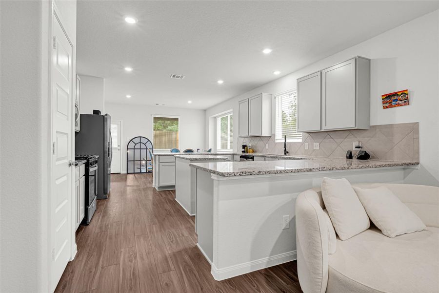 Furnished interior view inside a new home in River's Edge, Conroe (Image 17).