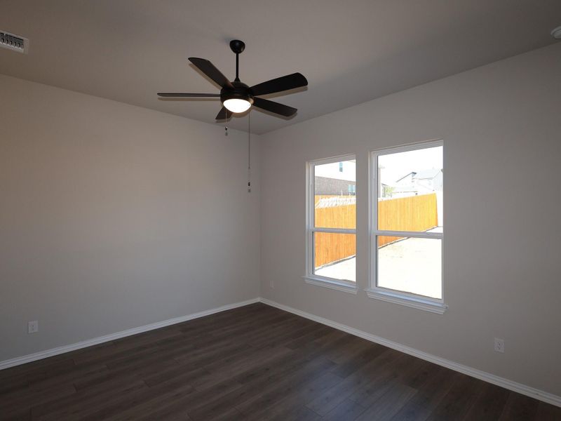 Spacious, unfurnished interior of a new home in Heritage, Dripping Springs (Image 14).