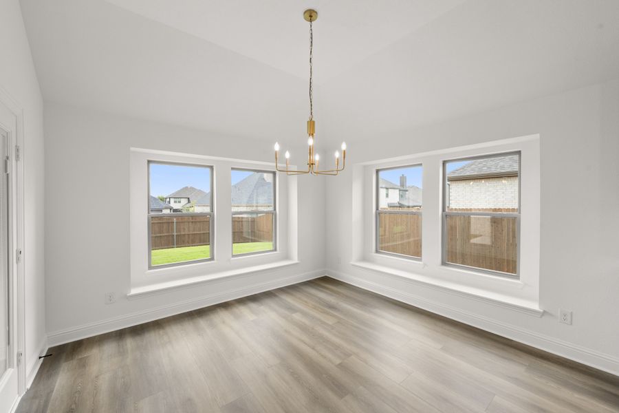 Spacious, unfurnished interior of a new home in Ridgepoint, Midlothian (Image 24).