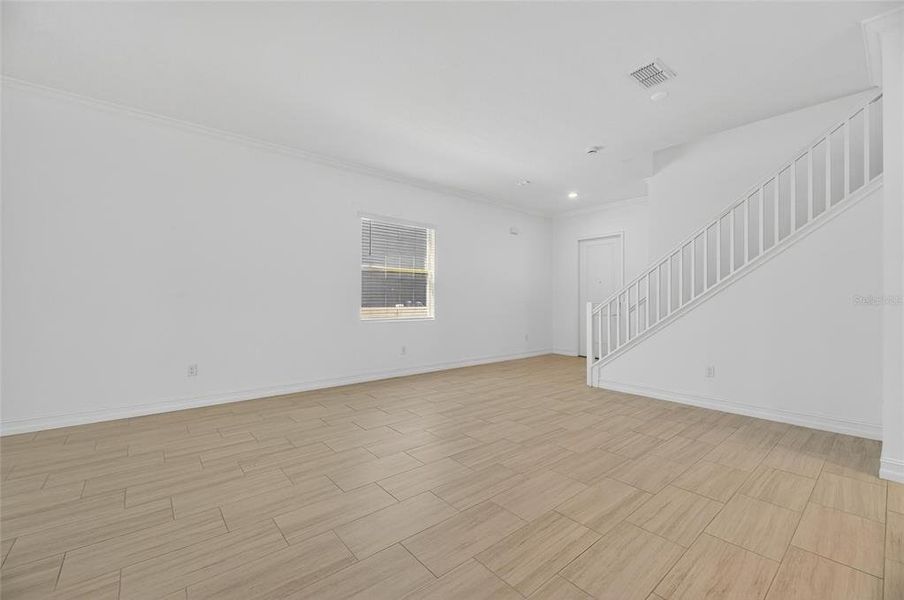 Spacious, unfurnished interior of a new home in , Tampa (Image 31).