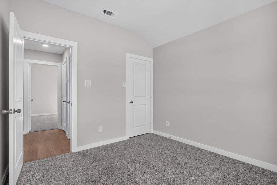 Spacious, unfurnished interior of a new home in Craftsman's Corner, Cleburne (Image 31).