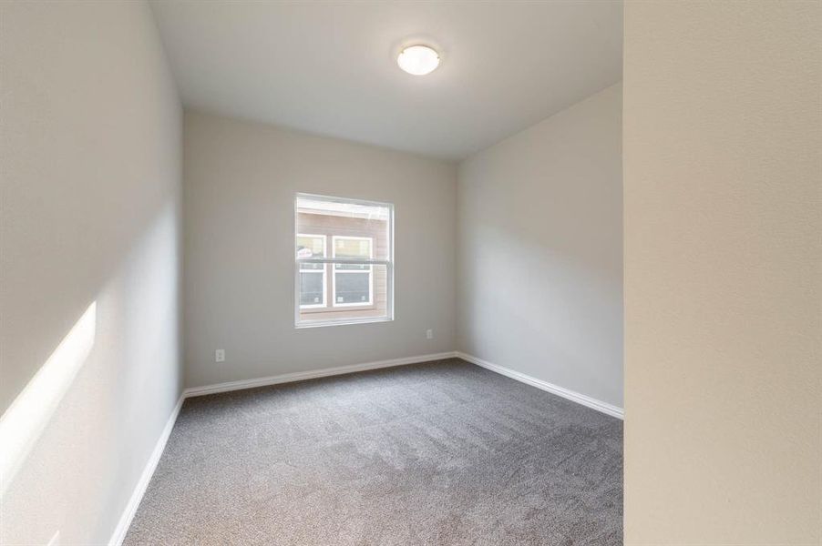 Spacious, unfurnished interior of a new home in Trails of Fossil Creek, Fort Worth (Image 11).