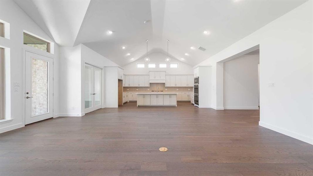 Spacious, unfurnished interior of a new home in Terraces 72', Rockwall (Image 19). Spacious, unfurnished interior of a new home in Terraces 72', Rockwall (Image 19).