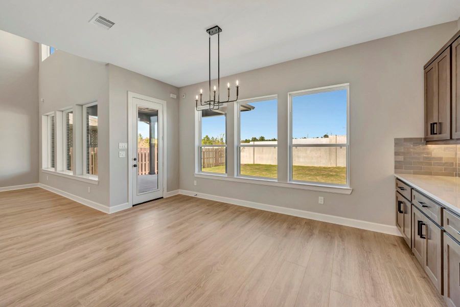 Spacious, unfurnished interior of a new home in COLTON - Reserve Collection, Todd Mission (Image 24).