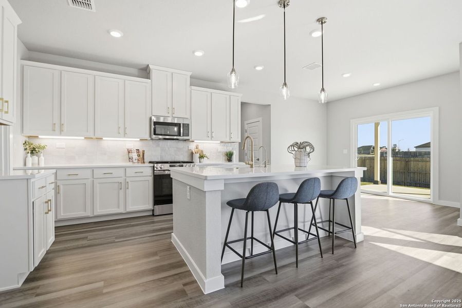 Furnished interior view inside a new home in Weltner Farms 50’s, New Braunfels (Image 33).