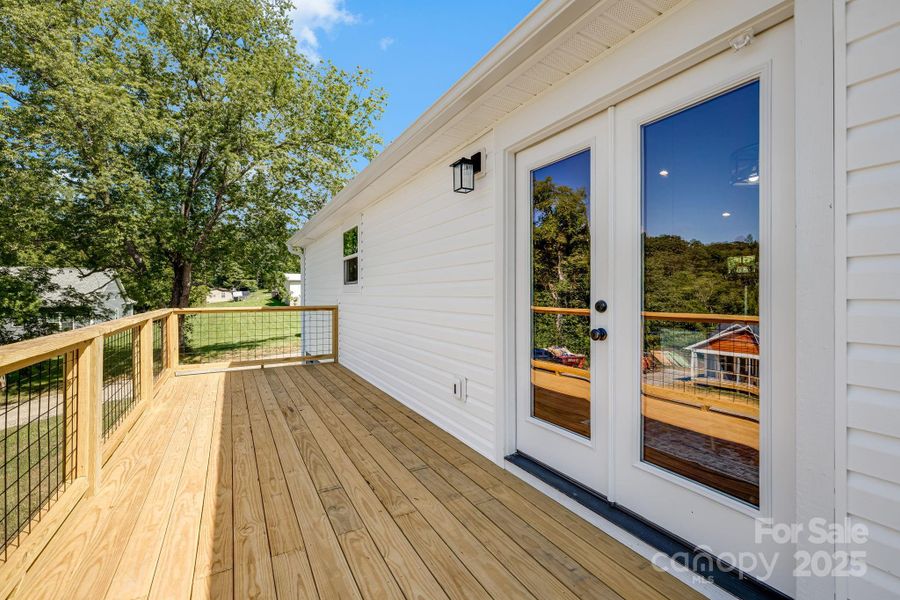 Spacious back deck