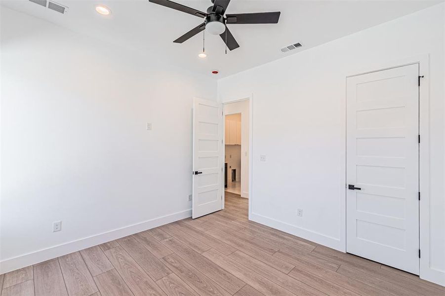 Spacious, unfurnished interior of a new home in , Dallas (Image 19).