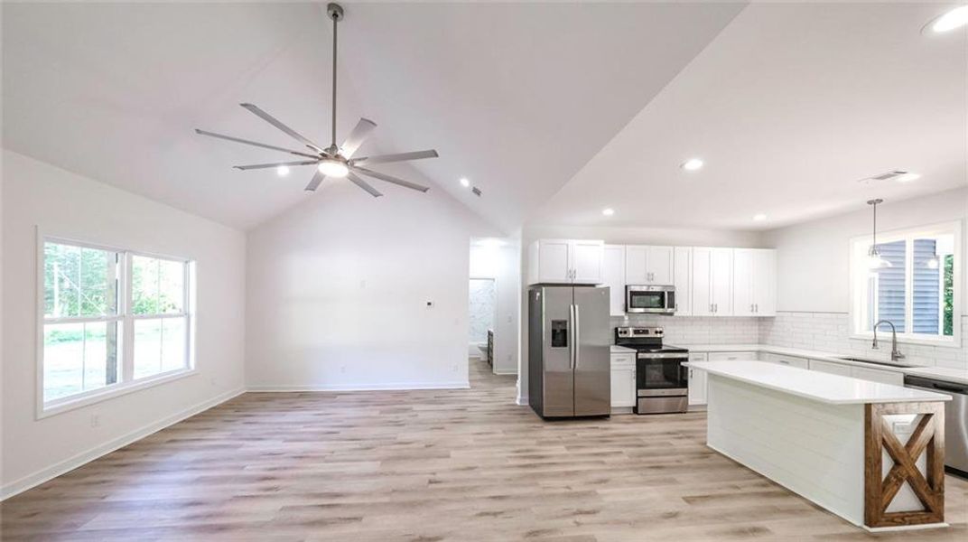 Spacious, unfurnished interior of a new home in , Temple (Image 30).