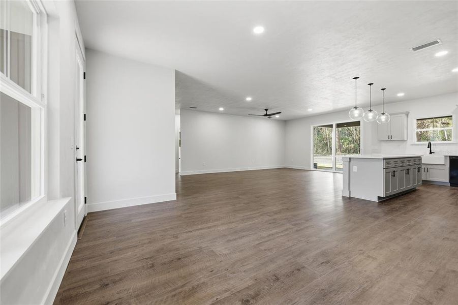 Spacious, unfurnished interior of a new home in , Newberry (Image 18).