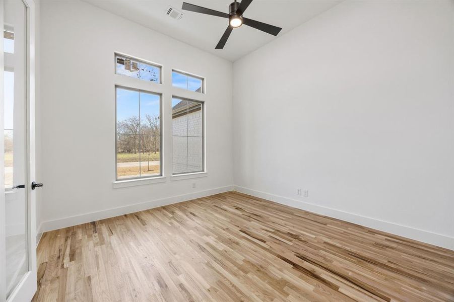 Spacious, unfurnished interior of a new home in Rolling Creek Ranch, Aledo (Image 15).