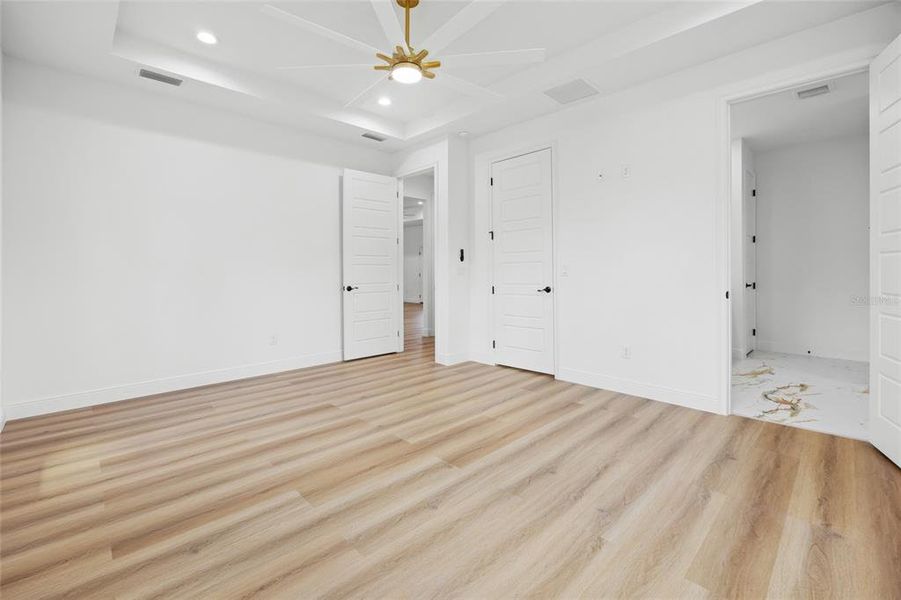 Spacious, unfurnished interior of a new home in , Dunnellon (Image 33).