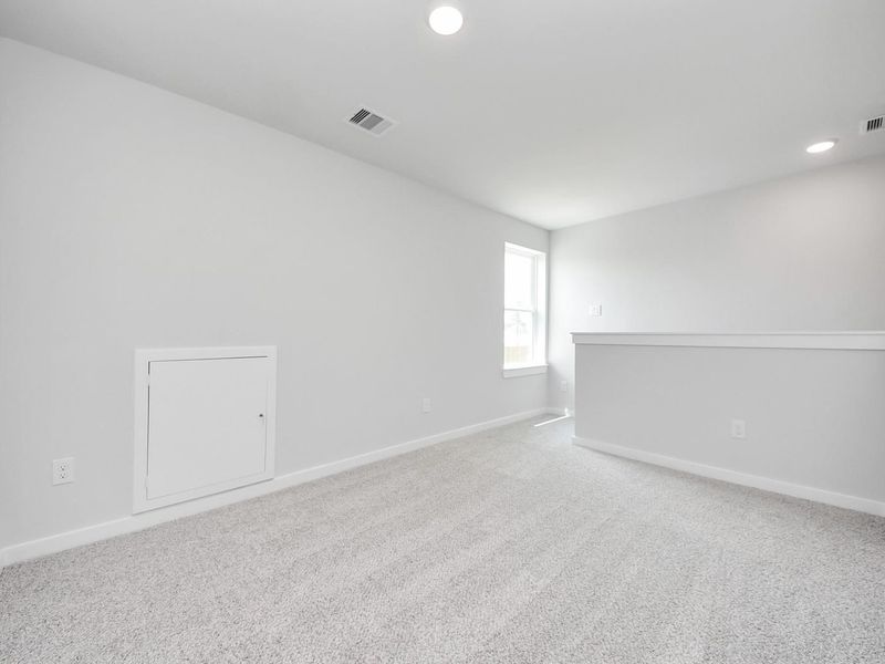 Spacious, unfurnished interior of a new home in Spring Branch Crossing, Conroe (Image 27).