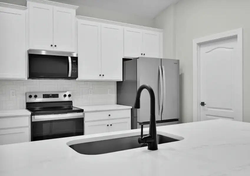 Chefs of all skill levels will love the space this kitchen has to offer