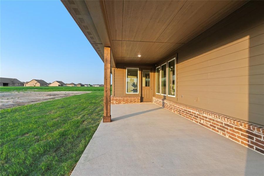 Spacious, unfurnished interior of a new home in Oak Valley, Oak Ridge (Image 22).