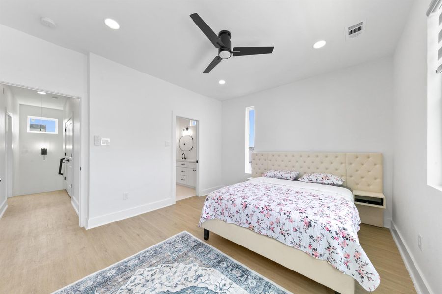 Image 25 of a home in .