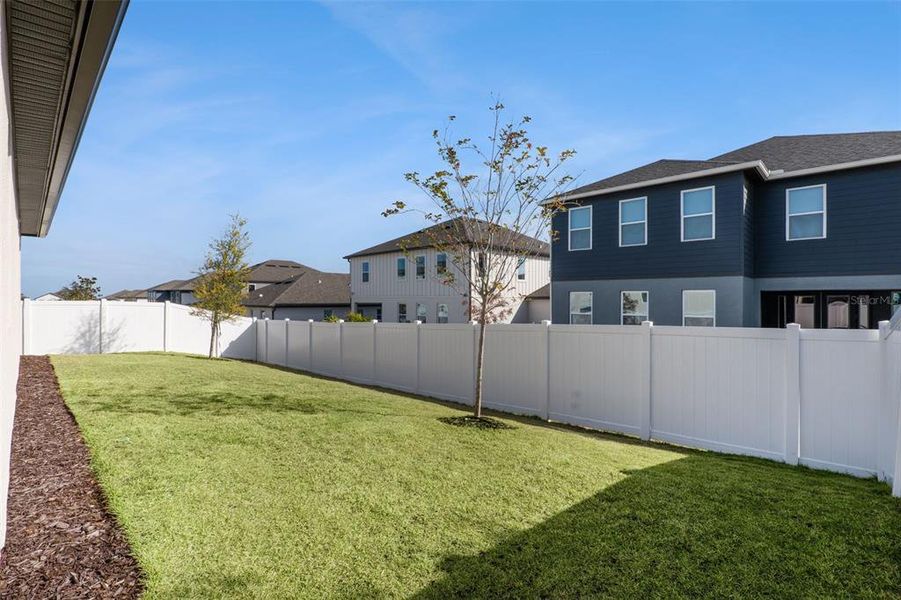 Exterior details and patio area of a home in , Minneola (Image 32).