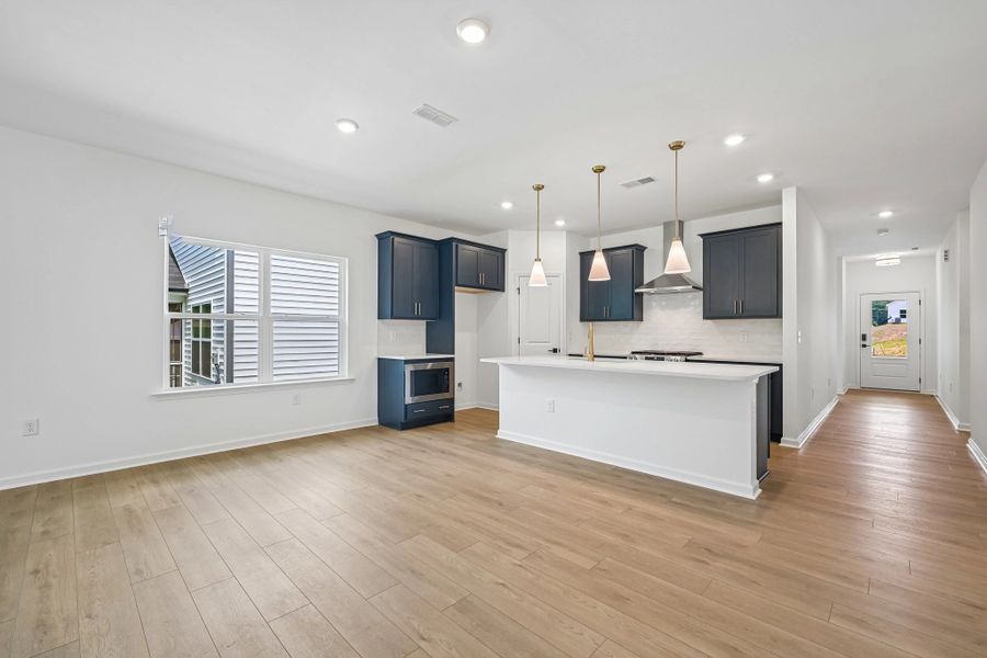 Kitchen featuring the AW Collection® Sapphire - Vibrant blues and crisp whites steal the show. Kitchen featuring the AW Collection® Sapphire - Vibrant blues and crisp whites steal the show.