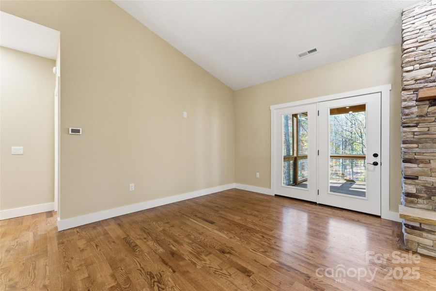 Spacious, unfurnished interior of a new home in , Hendersonville (Image 31).