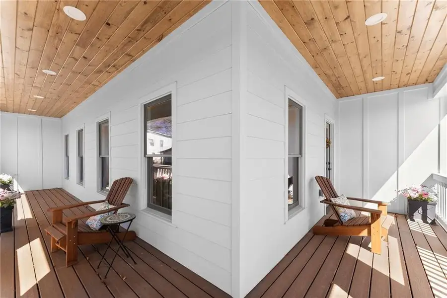 Exterior details and patio area of a home in , Gainesville (Image 26).