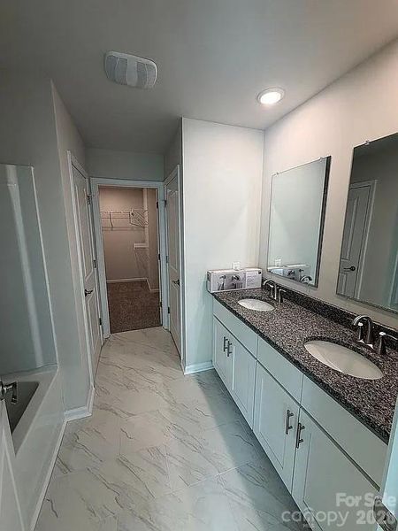 Master Bathroom Master Bathroom