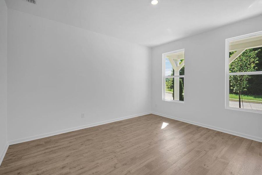 Spacious, unfurnished interior of a new home in Heritage River, Euharlee (Image 32).