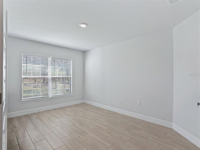 Spacious, unfurnished interior of a new home in Dorchester, Ocala (Image 20).