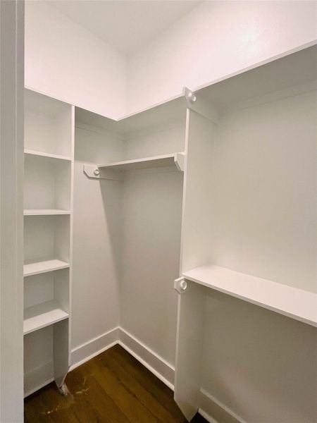 Spacious, unfurnished interior of a new home in , Houston (Image 42).