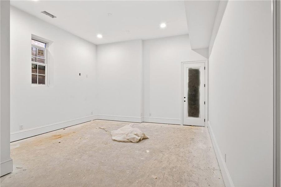 Image 36 of a home in .