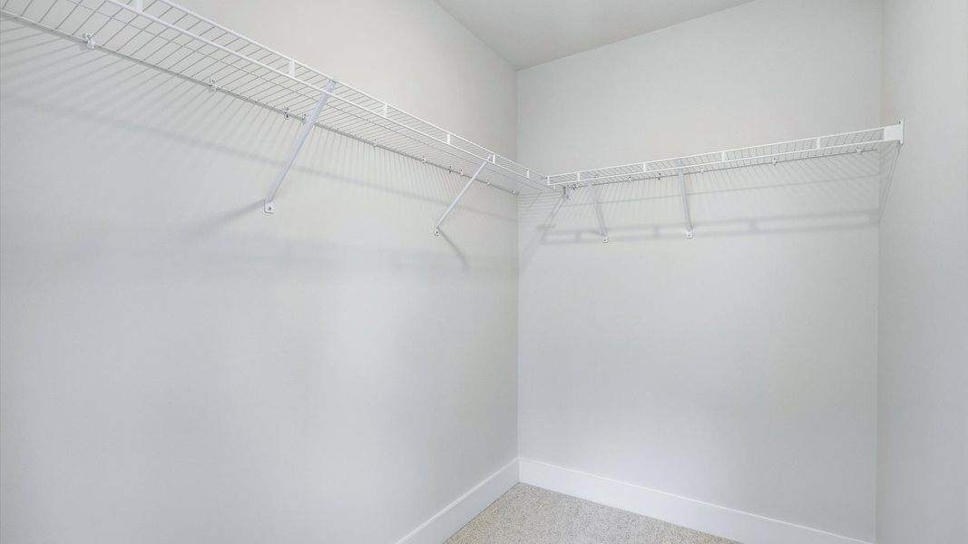 Walk-in Closet Walk-in Closet
