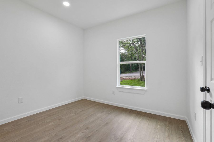 Spacious, unfurnished interior of a new home in , Bastrop (Image 14).