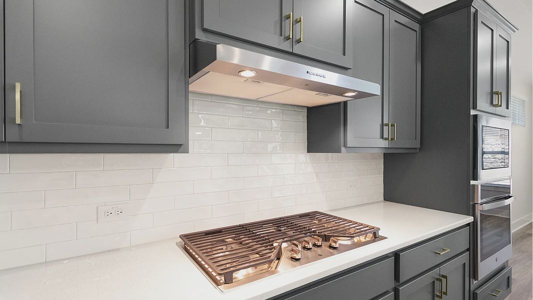 Representative interior finishes for a home built from the Brenner by Chesmar Homes in Newhaven, Manor (Image 19).