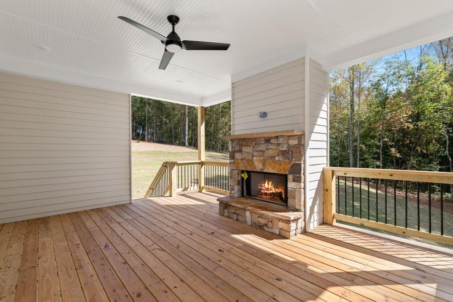 Spacious, unfurnished interior of a new home in , Dawsonville (Image 19).