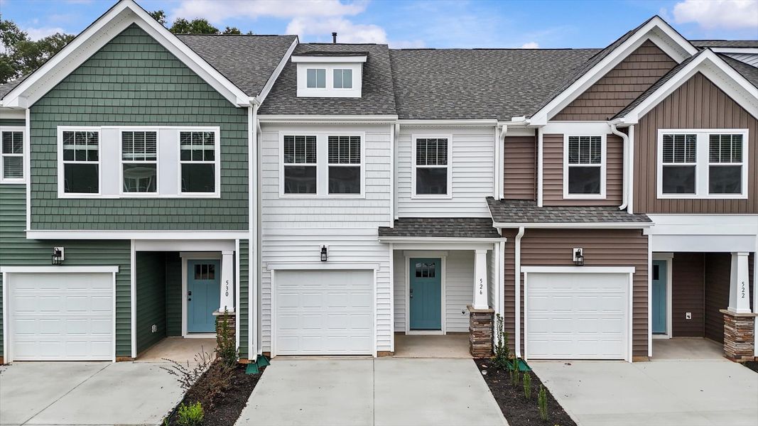 Exceptional home with tasteful exterior finishes and a thoughtfully designed façade Exceptional home with tasteful exterior finishes and a thoughtfully designed façade