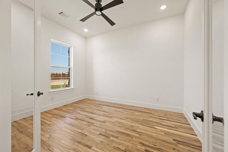 Spacious, unfurnished interior of a new home in Settlers Glen, New Fairview (Image 21).