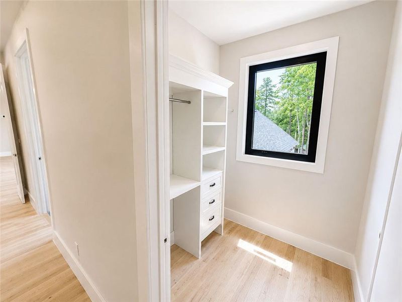 Spacious, unfurnished interior of a new home in , Alpharetta (Image 16).