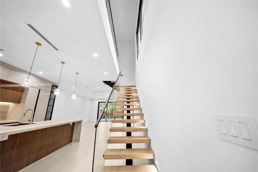Image 60 of a home in .