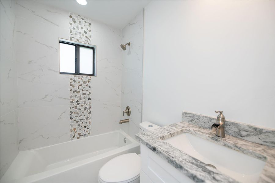 Furnished interior view inside a new home in , Lehigh Acres (Image 7).