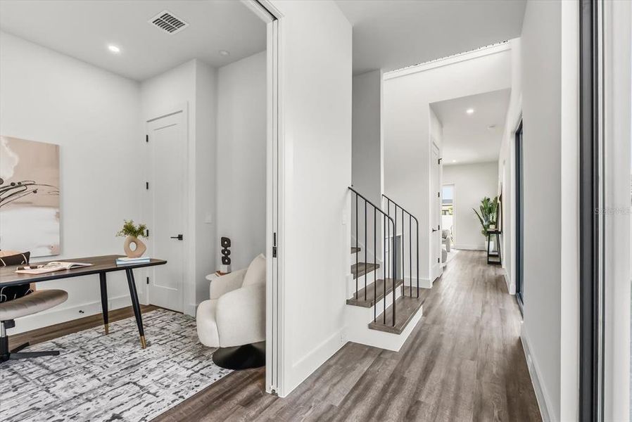 Furnished interior view inside a new home in , Orlando (Image 27).