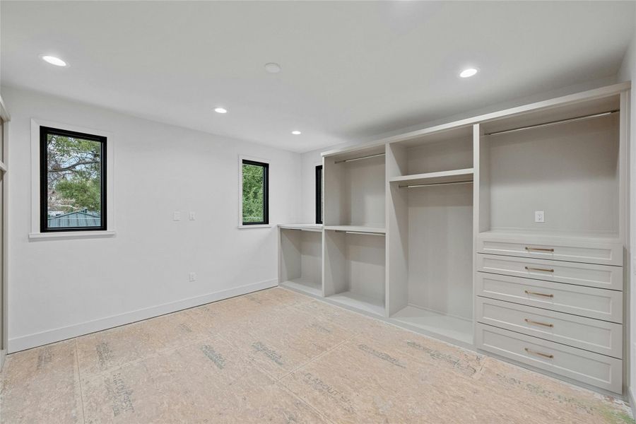 18' x 18' Master walk-in closet