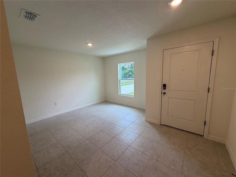 Spacious, unfurnished interior of a new home in Citrus Springs, Dunnellon (Image 11). Spacious, unfurnished interior of a new home in Citrus Springs, Dunnellon (Image 11).