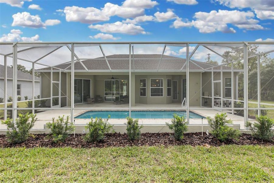 Exterior details and patio area of a home in , Homosassa (Image 24).