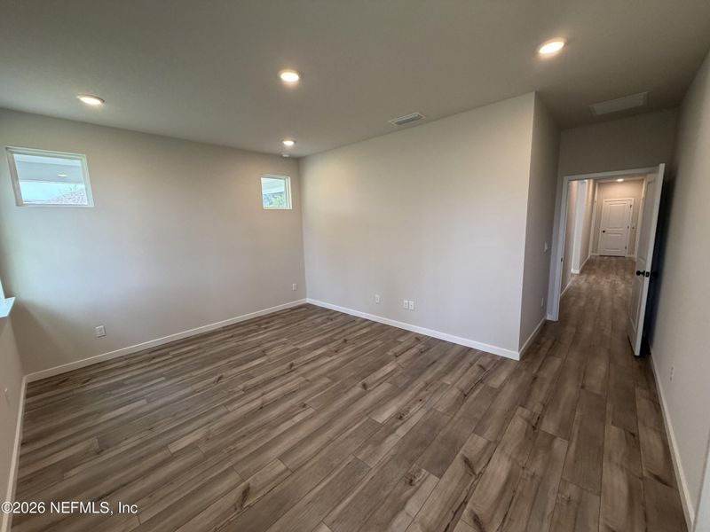 Spacious, unfurnished interior of a new home in Reserve East, Flagler Beach (Image 39).