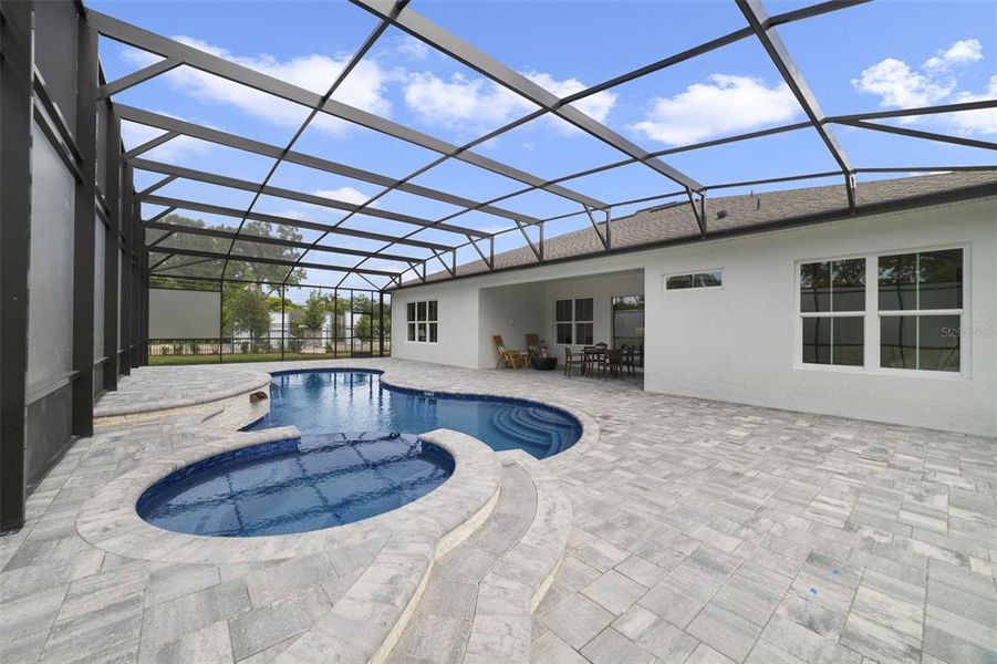Exterior details and patio area of a home in Eden Preserve, Altamonte Springs (Image 3).