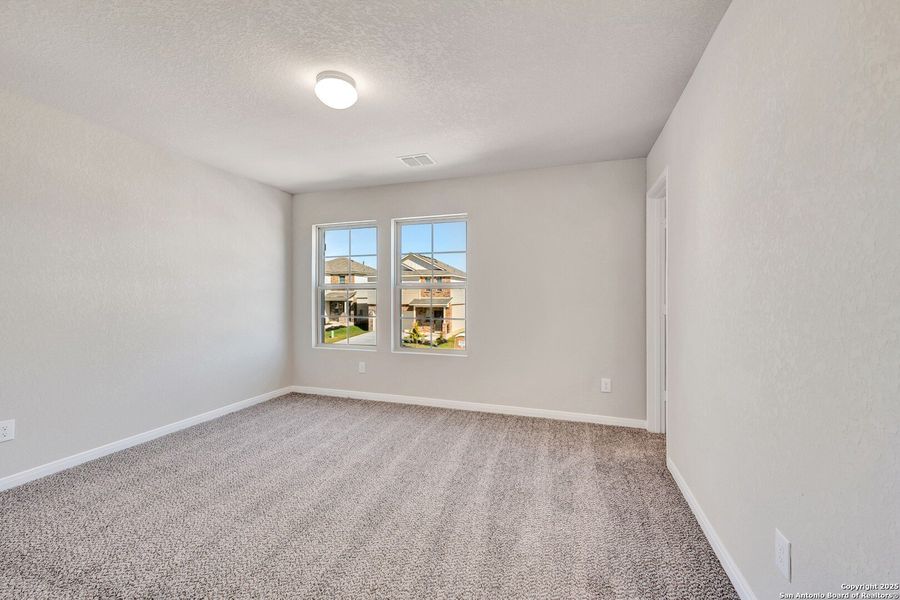 Spacious, unfurnished interior of a new home in Paloma Park, Converse (Image 26).