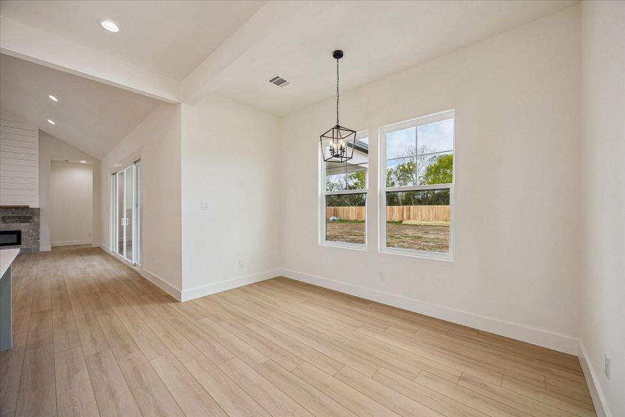 Spacious, unfurnished interior of a new home in , Santa Fe (Image 24).