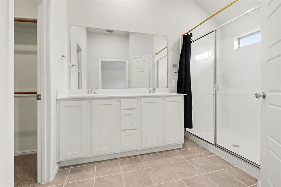 Furnished interior view inside a new home in Stratton Place, Greenville (Image 5).